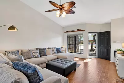 2718 Summertree Ln, Gulf Breeze, FL 32563 - Photo 9