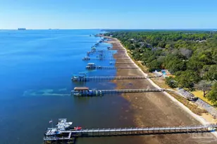 1469 E Shores Blvd, Gulf Breeze, FL 32563 - Photo 55