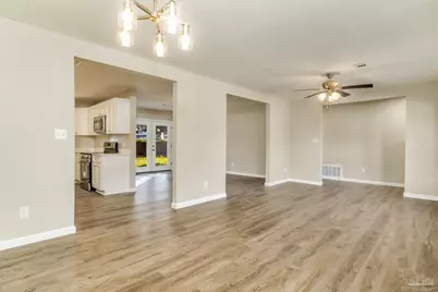 1219 Dunmire St, Pensacola, FL 32504 - Photo 9
