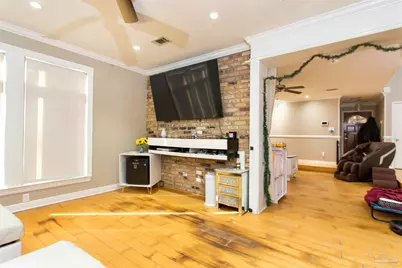 2143 Yardley Cir, Pensacola, FL 32526 - Photo 9