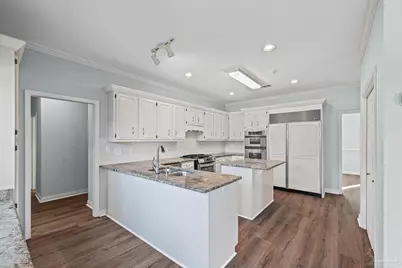 4550 La Jolla, Pensacola, FL 32504 - Photo 9