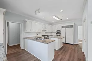 4550 La Jolla, Pensacola, FL 32504 - Photo 9