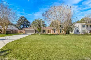 309 Dolphin St, Gulf Breeze, FL 32561 - Photo 35