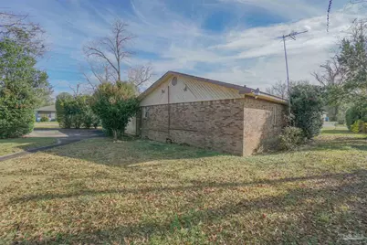 6971 Jefferson Ave, Century, FL 32535 - Photo 5