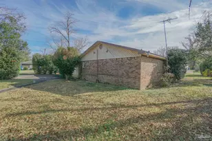 6971 Jefferson Ave, Century, FL 32535 - Photo 5