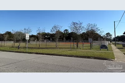 1202 E Yonge St, Pensacola, FL 32503 - Photo 9