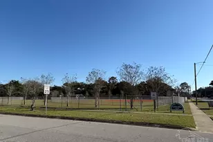 1202 E Yonge St, Pensacola, FL 32503 - Photo 9