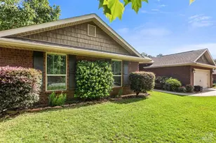 7048 Flintwood St, Navarre, FL 32566 - Photo 3