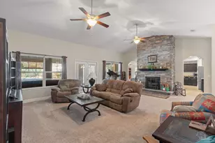 7048 Flintwood St, Navarre, FL 32566 - Photo 5