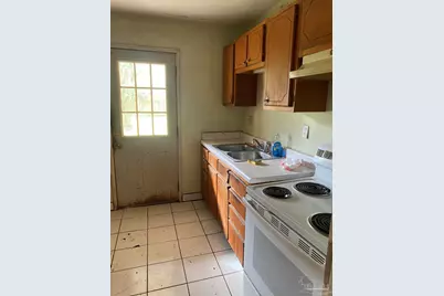 84 S Garfield Dr, Pensacola, FL 32505 - Photo 7
