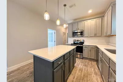 949 W Gregory St, Pensacola, FL 32502 - Photo 9