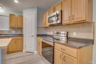 9880 Creet Cir, Navarre, FL 32566 - Photo 15