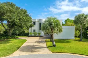 332 Deer Point Dr, Gulf Breeze, FL 32561 - Photo 1