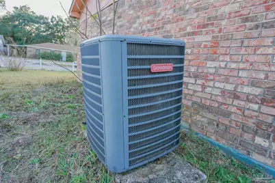 7150 Santa Barbara St, Pensacola, FL 32526 - Photo 5