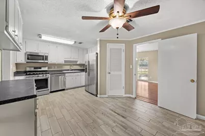 650 Hawkins St, Pensacola, FL 32534 - Photo 11