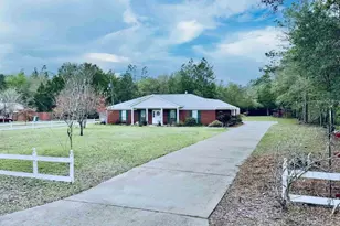 6277 Pansy Dr, Milton, FL 32570 - Photo 1