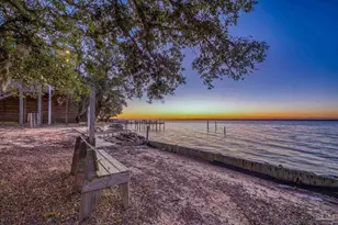 305 S Garcon Point Rd, Milton, FL 32583 - Photo 7