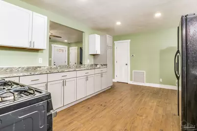 7206 Esther St, Pensacola, FL 32506 - Photo 9