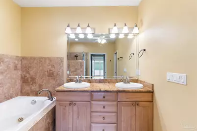 952 Sound Harbor Cir, Gulf Breeze, FL 32563 - Photo 39