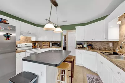 2121 Coral Creek Dr, Pensacola, FL 32506 - Photo 11