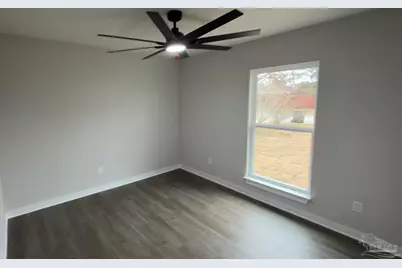 5787 Graymont Ln, Pensacola, FL 32526 - Photo 9