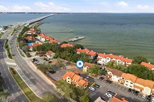 63 Baybridge Dr, Gulf Breeze, FL 32561 - Photo 1