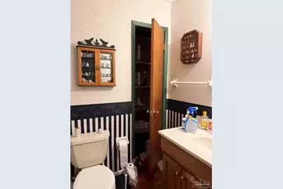 5224 Parkway Dr, Milton, FL 32570 - Photo 11