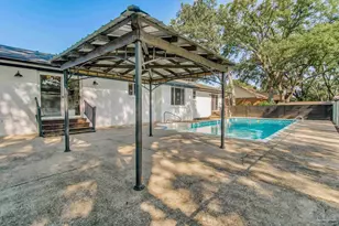 5894 W Shore Dr, Pensacola, FL 32526 - Photo 5