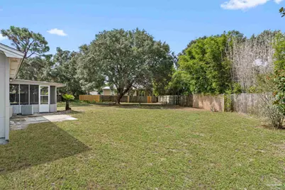 4327 Lisa Ct, Gulf Breeze, FL 32563 - Photo 15