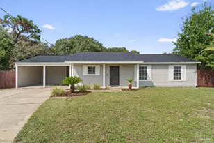 4327 Lisa Ct, Gulf Breeze, FL 32563 - Photo 1