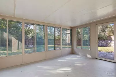 7705 W Jackson St, Pensacola, FL 32506 - Photo 9