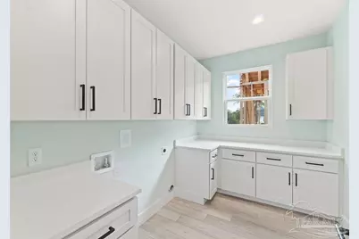 1180 W Intendencia St, Pensacola, FL 32502 - Photo 7