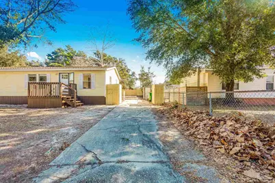 211 Evergreen Dr, Mary Esther, FL 32569 - Photo 3