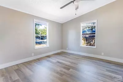 211 Evergreen Dr, Mary Esther, FL 32569 - Photo 25