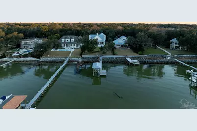 518 Navy Cove Blvd, Gulf Breeze, FL 32561 - Photo 1