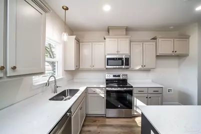 5597 Crestwood Dr, Milton, FL 32583 - Photo 9