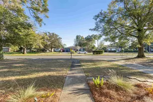 904 E Texar Dr, Pensacola, FL 32503 - Photo 5