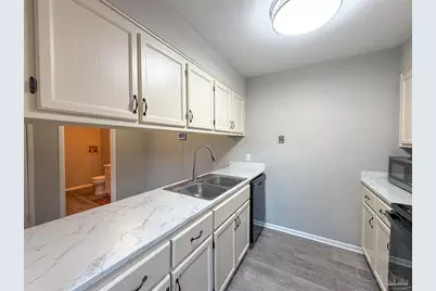 2301 W Michigan Ave #8, Pensacola, FL 32526 - Photo 5