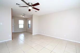 401 Cornwall Cir, Pensacola, FL 32514 - Photo 3