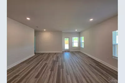 8057 Fir Tree Dr, Milton, FL 32583 - Photo 5