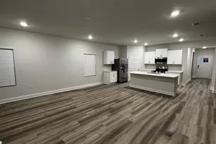 8057 Fir Tree Dr, Milton, FL 32583 - Photo 5