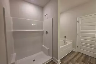 8057 Fir Tree Dr, Milton, FL 32583 - Photo 19