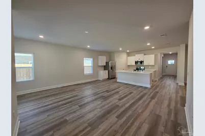 8057 Fir Tree Dr, Milton, FL 32583 - Photo 3