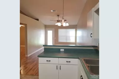 319 Loveland Cir, Pensacola, FL 32526 - Photo 3