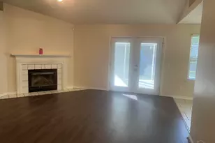 6831 Community Dr, Pensacola, FL 32526 - Photo 13