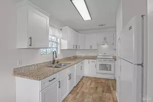 2285 Estate Cir, Navarre, FL 32566 - Photo 23