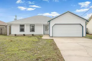 2285 Estate Cir, Navarre, FL 32566 - Photo 1