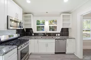 505 S 1st St, Pensacola, FL 32507 - Photo 15