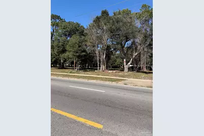 4206 W Fairfield Dr, Pensacola, FL 32505 - Photo 3