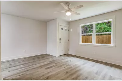 7203 Mobile Hwy #B, Pensacola, FL 32526 - Photo 9